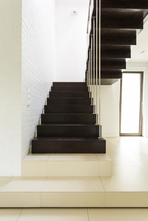 Comment la menuiserie sur mesure à Lumbres transforme votre habitat ?